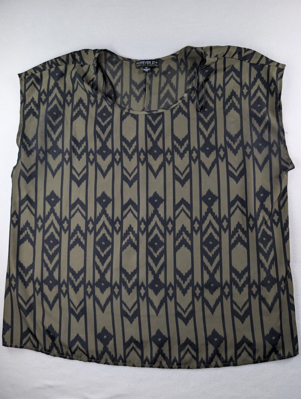 Forever 21+ Plus Size 2X Olive Black Geometric Print Blouse